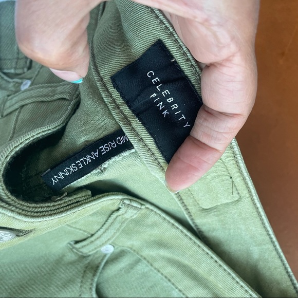 Celebrity Pink Jeans, Size 5/27. - Picture 2 of 3